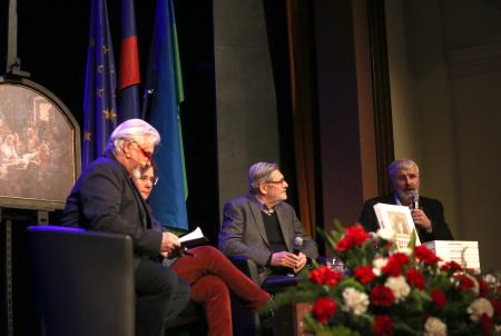 PREDSTAVITEV KNJIGE MAKSIM GASPARI ROBERTA KUŽNIKA 03 FOTO LJUBO VUKELIČ